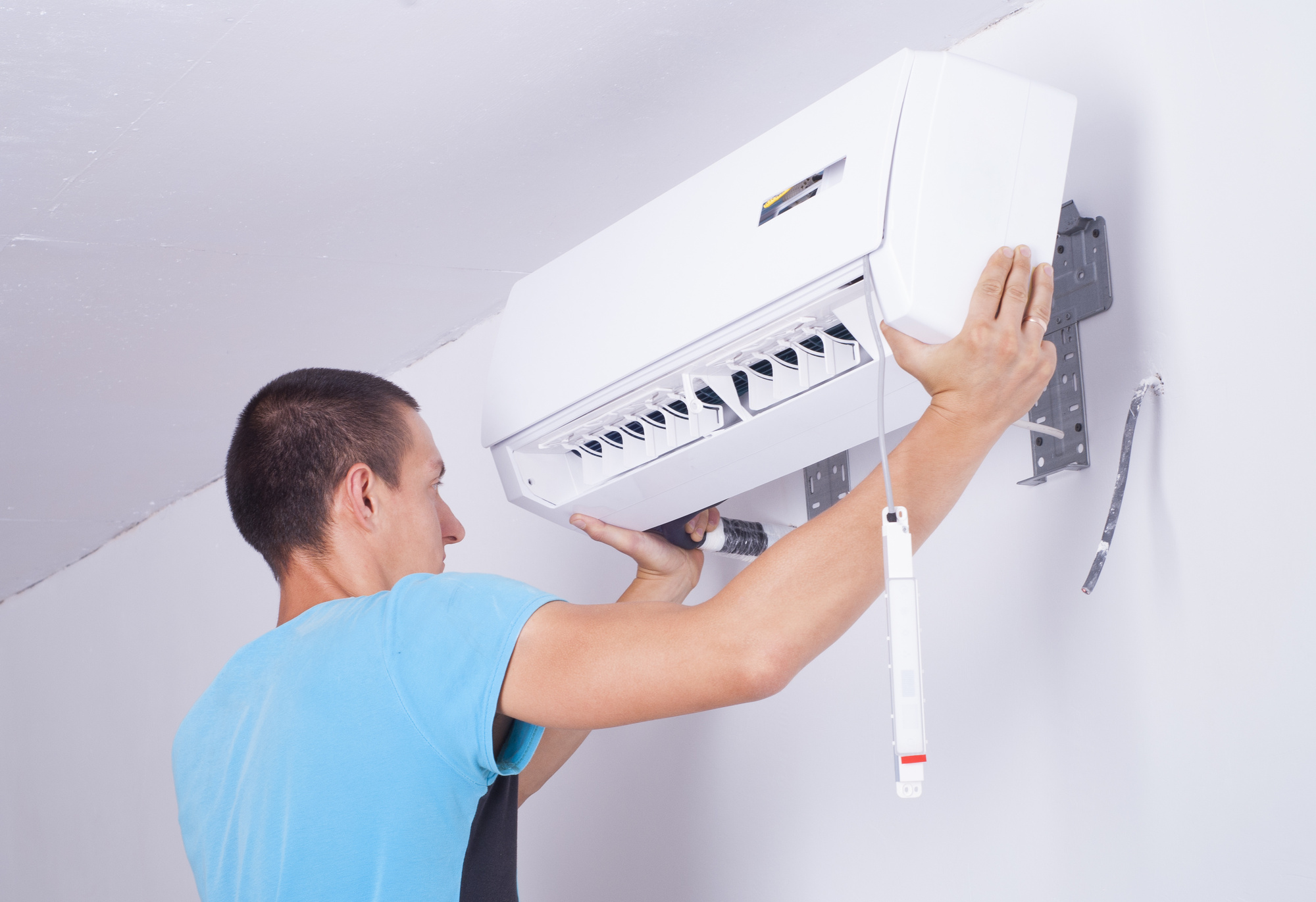 How to install an air conditioner?